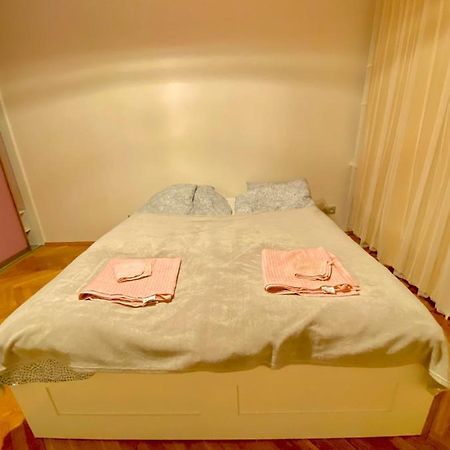 Entire Apartment In A Super Location - Cheap Monthly Rate Krakkó Kültér fotó