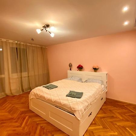 Entire Apartment In A Super Location - Cheap Monthly Rate Krakkó Kültér fotó