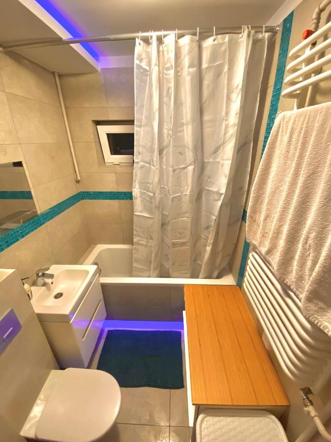 Entire Apartment In A Super Location - Cheap Monthly Rate Krakkó Kültér fotó
